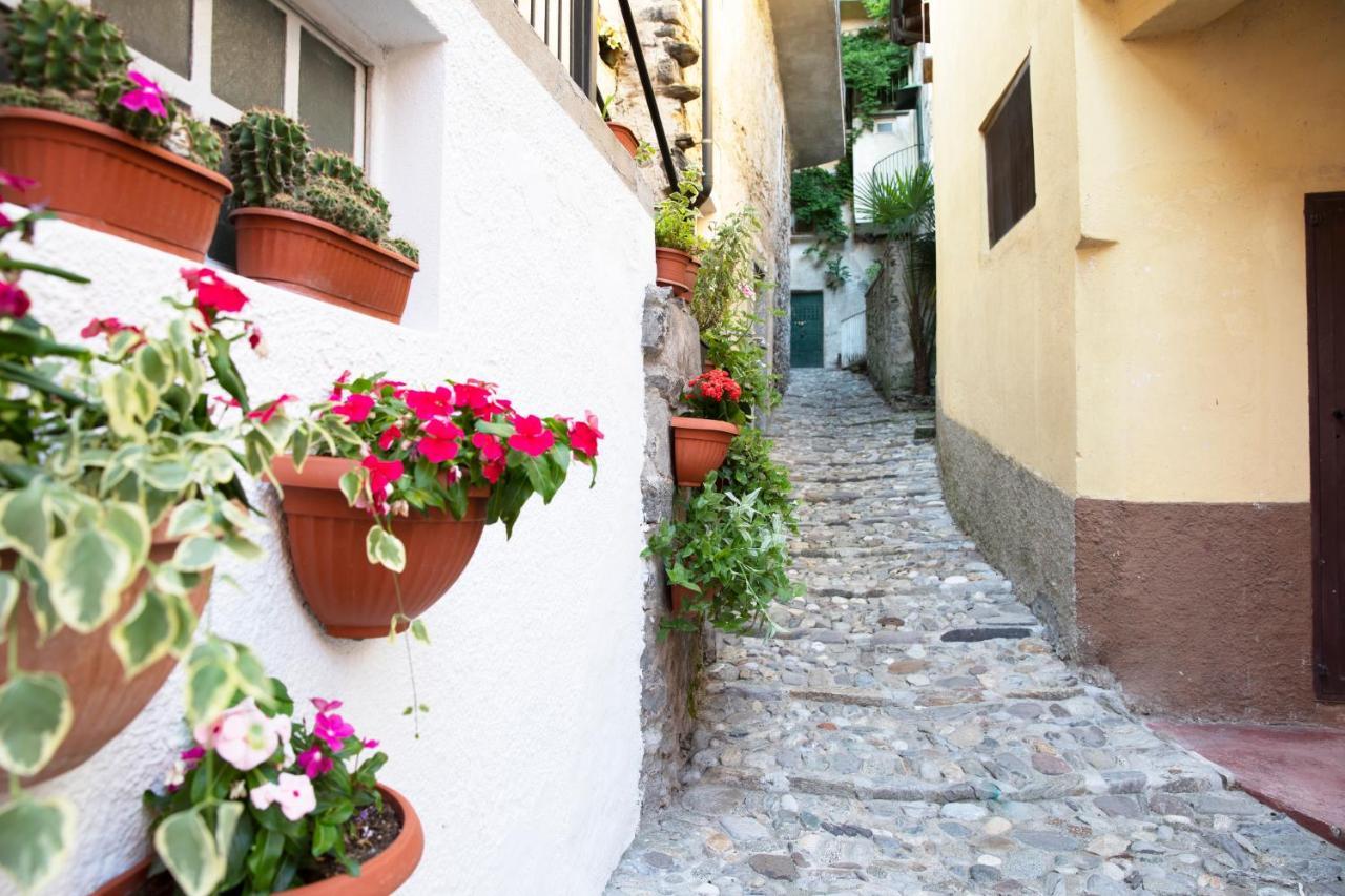 Charming Moment Di Villa Porta - Borgo Antico Luino Bagian luar foto